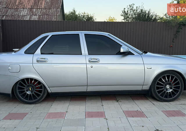 Серый ВАЗ 2170 Priora, объемом двигателя 1.6 л и пробегом 179 тыс. км за 4500 $, фото 4 на Automoto.ua