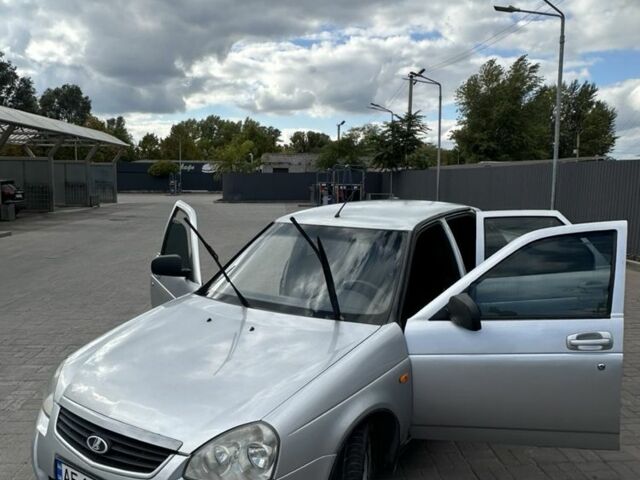 Серый ВАЗ 2170 Priora, объемом двигателя 1.6 л и пробегом 170 тыс. км за 2400 $, фото 5 на Automoto.ua