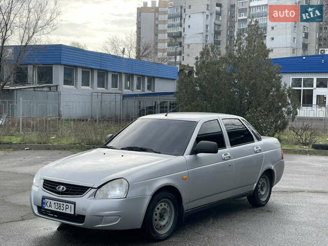 Серый ВАЗ 2170 Priora, объемом двигателя 1.6 л и пробегом 220 тыс. км за 3100 $, фото 2 на Automoto.ua