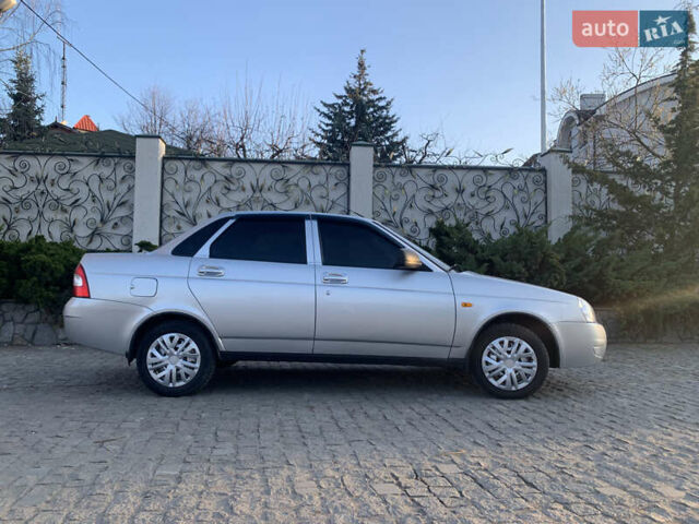Серый ВАЗ 2170 Priora, объемом двигателя 1.6 л и пробегом 167 тыс. км за 3650 $, фото 2 на Automoto.ua