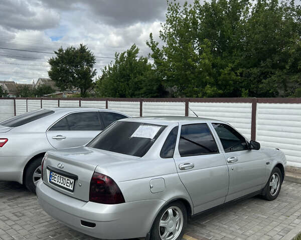Серый ВАЗ 2170 Priora, объемом двигателя 1.6 л и пробегом 203 тыс. км за 2800 $, фото 1 на Automoto.ua