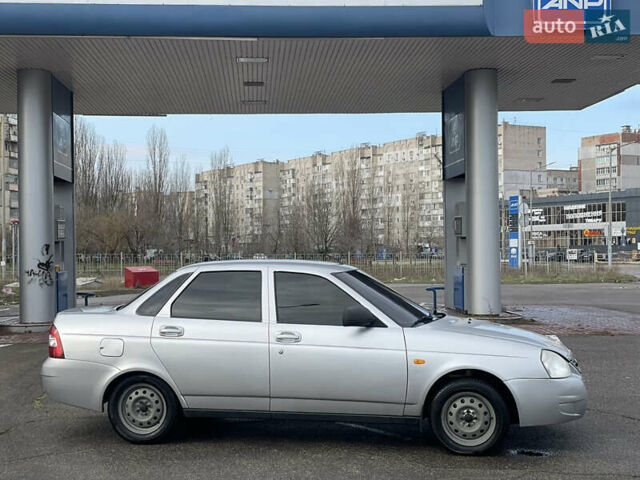 Серый ВАЗ 2170 Priora, объемом двигателя 1.6 л и пробегом 220 тыс. км за 3100 $, фото 5 на Automoto.ua