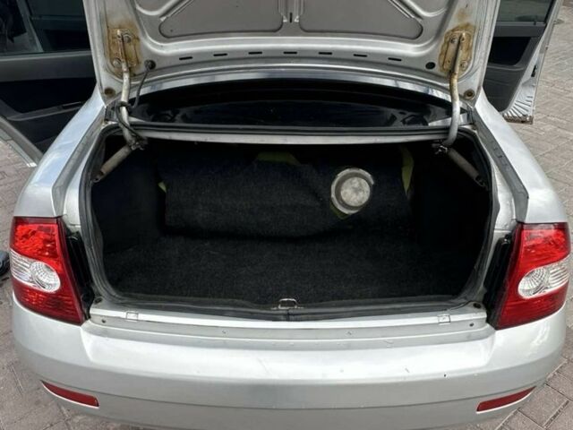 Серый ВАЗ 2170 Priora, объемом двигателя 1.6 л и пробегом 170 тыс. км за 2400 $, фото 7 на Automoto.ua