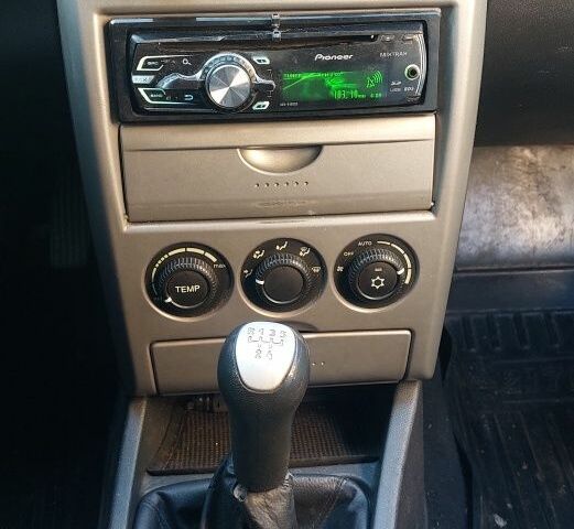 Серый ВАЗ 2170 Priora, объемом двигателя 1.6 л и пробегом 135 тыс. км за 3750 $, фото 6 на Automoto.ua