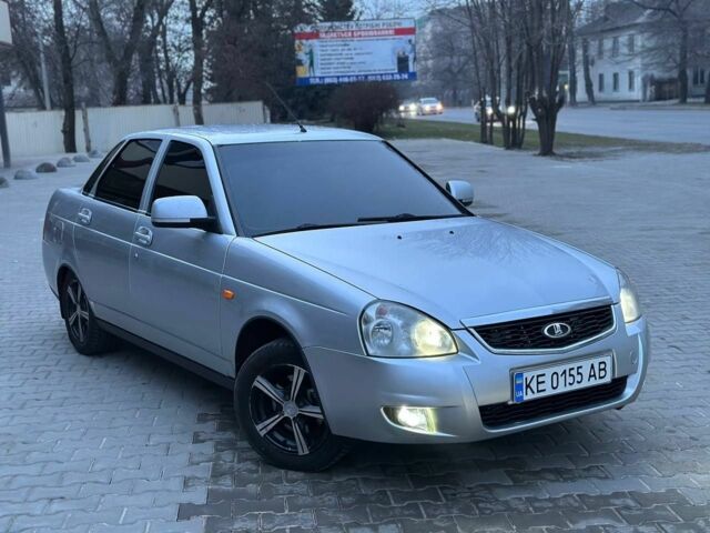 Серый ВАЗ 2170 Priora, объемом двигателя 1.6 л и пробегом 250 тыс. км за 3750 $, фото 1 на Automoto.ua