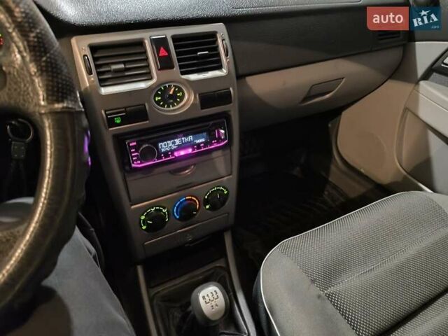 Серый ВАЗ 2170 Priora, объемом двигателя 1.6 л и пробегом 150 тыс. км за 3200 $, фото 9 на Automoto.ua