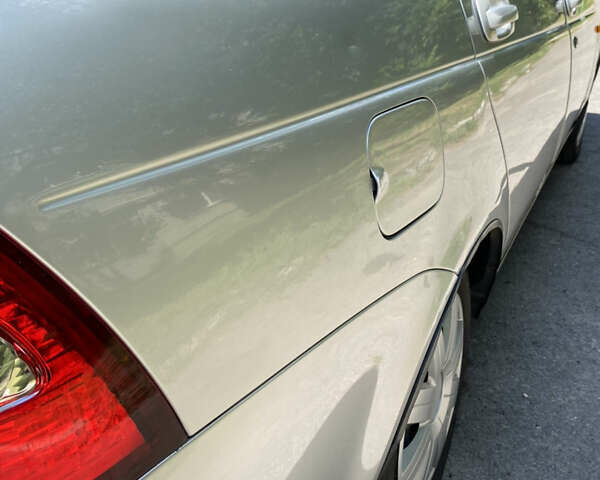 Серый ВАЗ 2170 Priora, объемом двигателя 1.6 л и пробегом 240 тыс. км за 3299 $, фото 2 на Automoto.ua