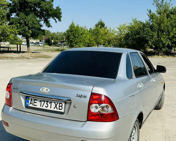 Серый ВАЗ 2170 Priora, объемом двигателя 1.6 л и пробегом 170 тыс. км за 2400 $, фото 4 на Automoto.ua