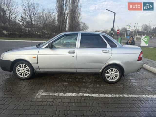 Серый ВАЗ 2170 Priora, объемом двигателя 1.6 л и пробегом 195 тыс. км за 3000 $, фото 3 на Automoto.ua