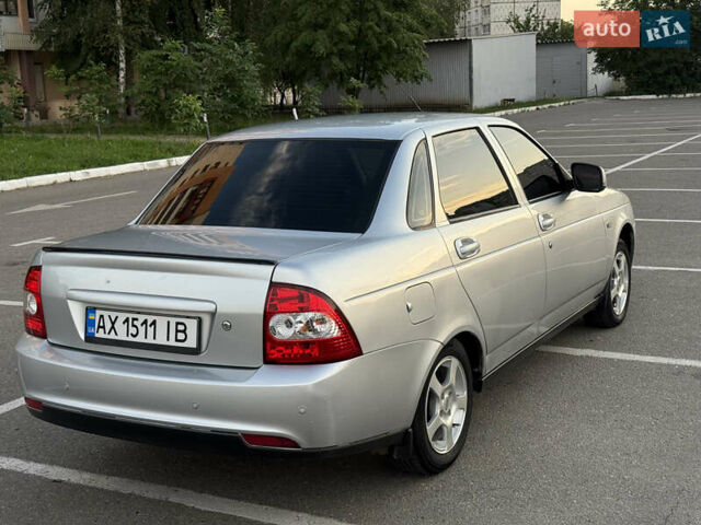 Серый ВАЗ 2170 Priora, объемом двигателя 1.6 л и пробегом 212 тыс. км за 4300 $, фото 2 на Automoto.ua