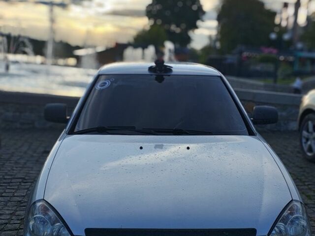 Серый ВАЗ 2170 Priora, объемом двигателя 1.6 л и пробегом 200 тыс. км за 3750 $, фото 5 на Automoto.ua