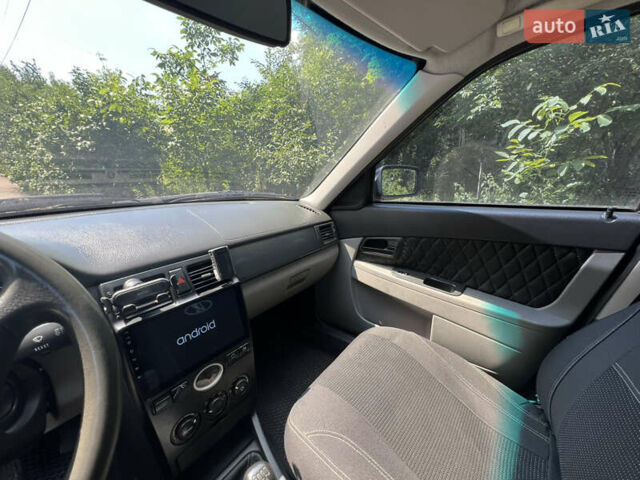 Синій ВАЗ 2170 Priora, об'ємом двигуна 1.6 л та пробігом 300 тис. км за 2400 $, фото 5 на Automoto.ua