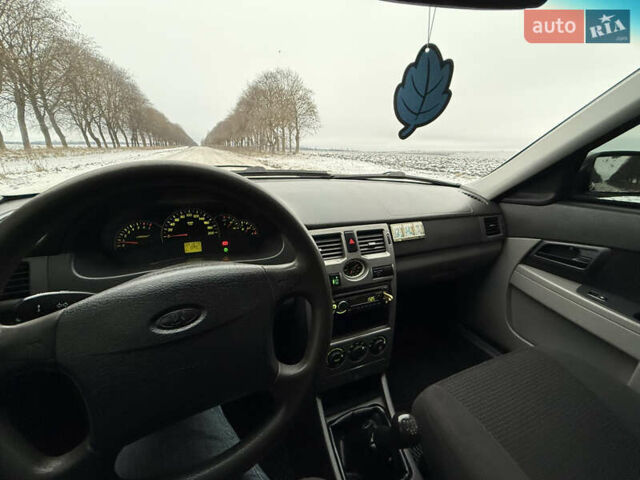 Синий ВАЗ 2170 Priora, объемом двигателя 1.6 л и пробегом 152 тыс. км за 2800 $, фото 12 на Automoto.ua