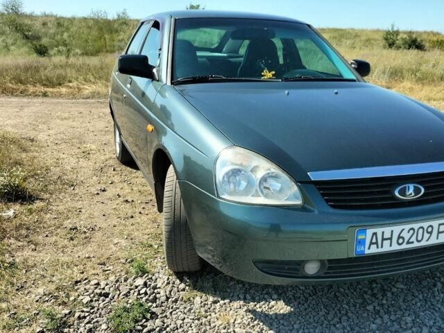 Зеленый ВАЗ 2170 Priora, объемом двигателя 1.6 л и пробегом 166 тыс. км за 2400 $, фото 2 на Automoto.ua