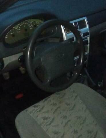 Зеленый ВАЗ 2170 Priora, объемом двигателя 1.6 л и пробегом 220 тыс. км за 1750 $, фото 5 на Automoto.ua