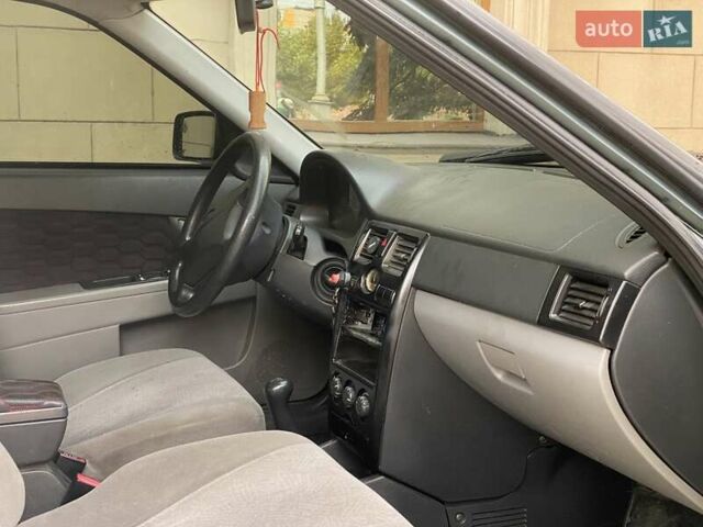 Зеленый ВАЗ 2170 Priora, объемом двигателя 1.6 л и пробегом 250 тыс. км за 1350 $, фото 6 на Automoto.ua