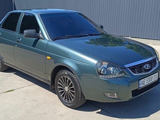 Зеленый ВАЗ 2170 Priora, объемом двигателя 1.6 л и пробегом 320 тыс. км за 3500 $, фото 1 на Automoto.ua