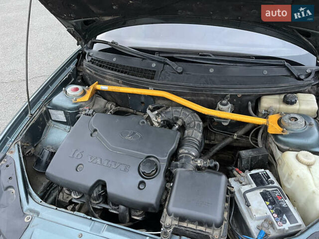 Зеленый ВАЗ 2170 Priora, объемом двигателя 1.6 л и пробегом 120 тыс. км за 2700 $, фото 6 на Automoto.ua