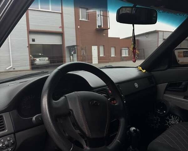 Зеленый ВАЗ 2170 Priora, объемом двигателя 1.6 л и пробегом 282 тыс. км за 3800 $, фото 2 на Automoto.ua