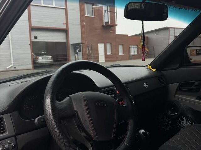 Зеленый ВАЗ 2170 Priora, объемом двигателя 1.6 л и пробегом 282 тыс. км за 3800 $, фото 3 на Automoto.ua