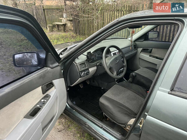 Зелений ВАЗ 2170 Priora, об'ємом двигуна 1.6 л та пробігом 235 тис. км за 2500 $, фото 4 на Automoto.ua