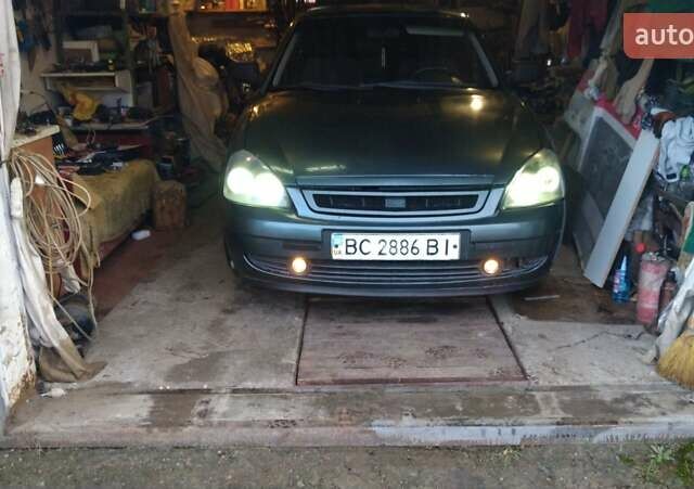 Зеленый ВАЗ 2170 Priora, объемом двигателя 1.6 л и пробегом 300 тыс. км за 2600 $, фото 11 на Automoto.ua