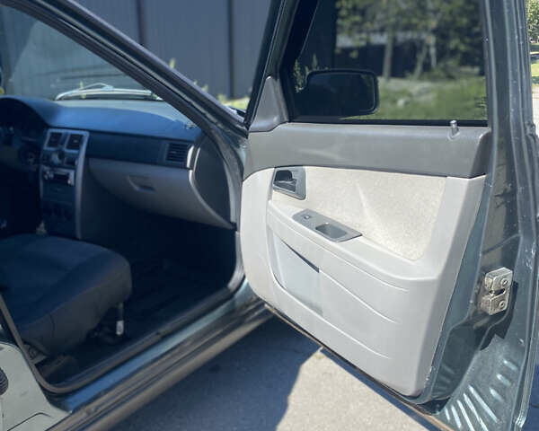 Зелений ВАЗ 2170 Priora, об'ємом двигуна 1.6 л та пробігом 240 тис. км за 2800 $, фото 7 на Automoto.ua