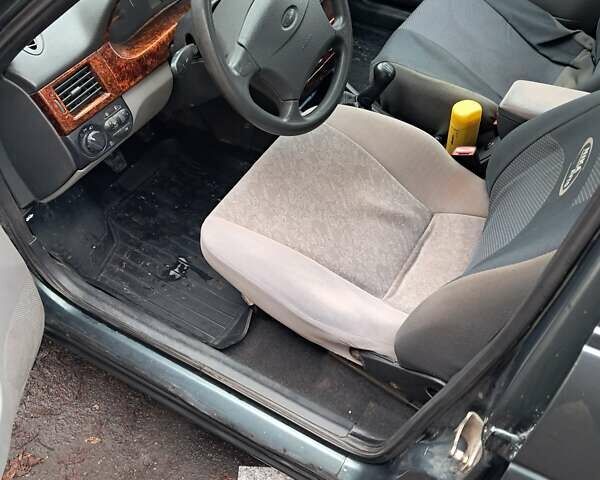 Зеленый ВАЗ 2170 Priora, объемом двигателя 1.6 л и пробегом 220 тыс. км за 2900 $, фото 3 на Automoto.ua