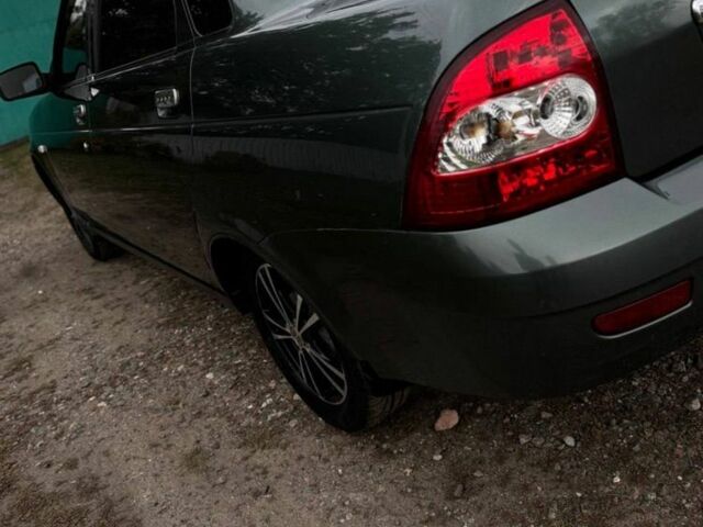 Зеленый ВАЗ 2170 Priora, объемом двигателя 1.6 л и пробегом 160 тыс. км за 3000 $, фото 5 на Automoto.ua