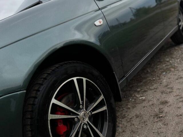 Зеленый ВАЗ 2170 Priora, объемом двигателя 1.6 л и пробегом 160 тыс. км за 3000 $, фото 1 на Automoto.ua