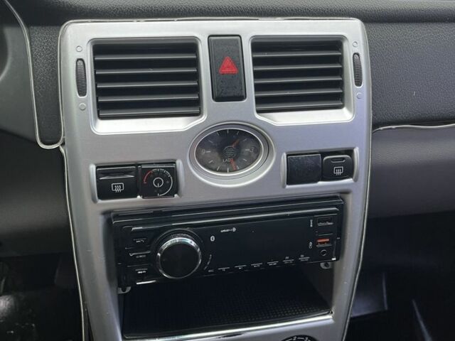 Зелений ВАЗ 2170 Priora, об'ємом двигуна 1.6 л та пробігом 235 тис. км за 2500 $, фото 6 на Automoto.ua