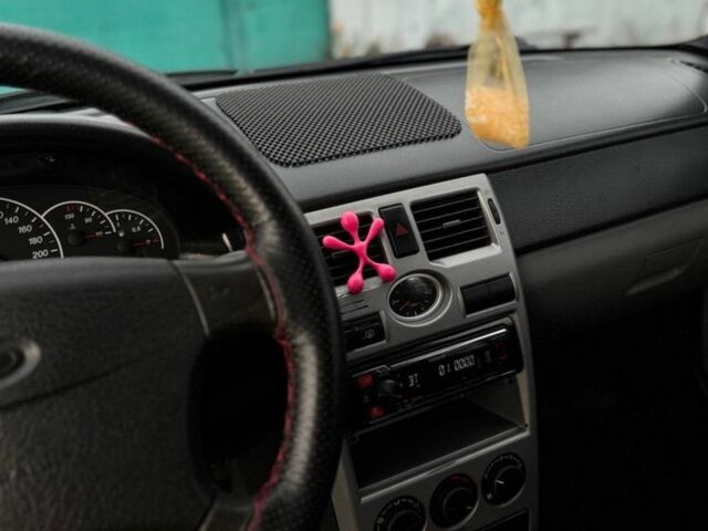 Зеленый ВАЗ 2170 Priora, объемом двигателя 1.6 л и пробегом 160 тыс. км за 3000 $, фото 2 на Automoto.ua