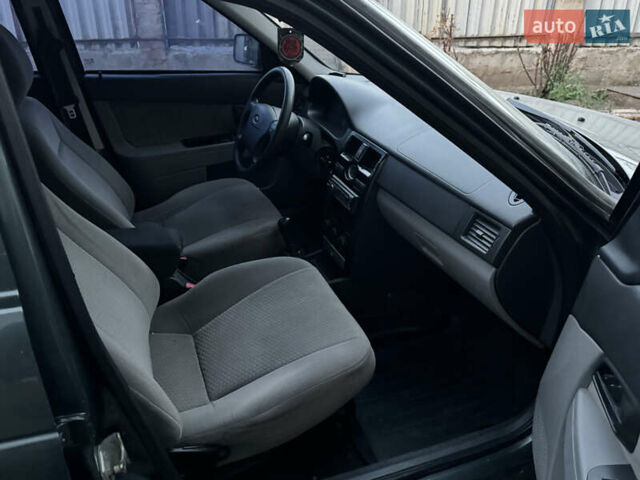 Зелений ВАЗ 2170 Priora, об'ємом двигуна 1.6 л та пробігом 199 тис. км за 2300 $, фото 6 на Automoto.ua