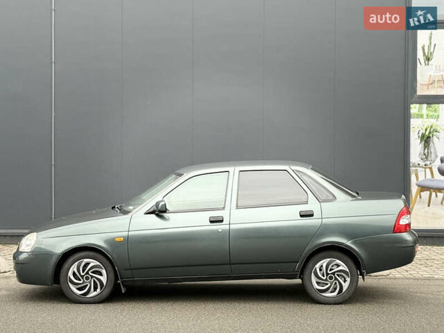 Зеленый ВАЗ 2170 Priora, объемом двигателя 1.6 л и пробегом 136 тыс. км за 2900 $, фото 4 на Automoto.ua