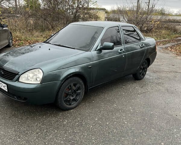 Зеленый ВАЗ 2170 Priora, объемом двигателя 1.6 л и пробегом 450 тыс. км за 2250 $, фото 1 на Automoto.ua