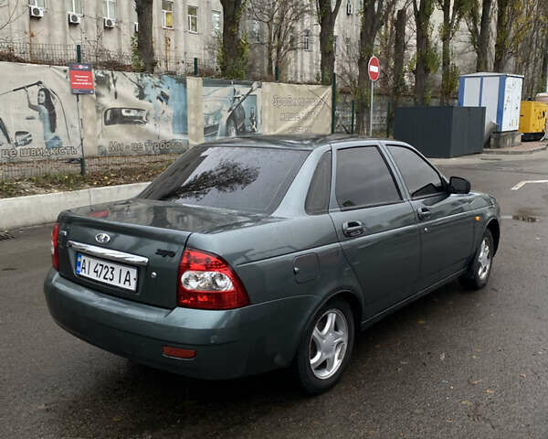 Зеленый ВАЗ 2170 Priora, объемом двигателя 1.6 л и пробегом 220 тыс. км за 2300 $, фото 3 на Automoto.ua