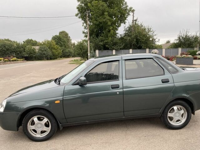 Зеленый ВАЗ 2170 Priora, объемом двигателя 1.6 л и пробегом 251 тыс. км за 2700 $, фото 2 на Automoto.ua