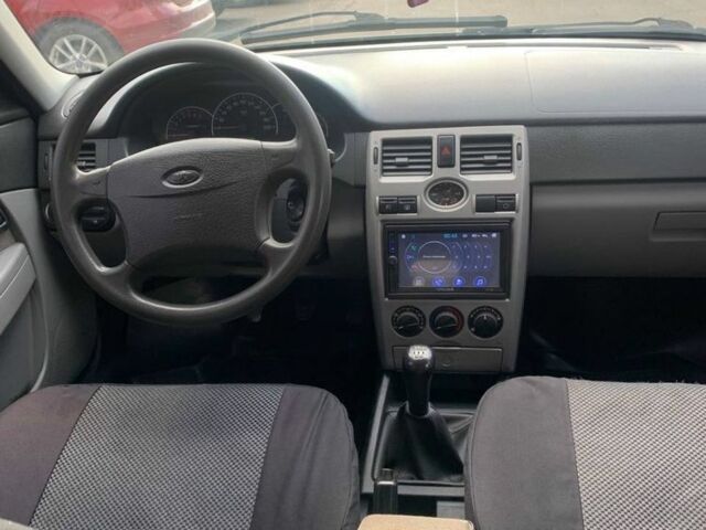 Зеленый ВАЗ 2170 Priora, объемом двигателя 1.6 л и пробегом 130 тыс. км за 2500 $, фото 6 на Automoto.ua