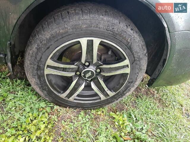 Зелений ВАЗ 2170 Priora, об'ємом двигуна 1.6 л та пробігом 190 тис. км за 2400 $, фото 5 на Automoto.ua