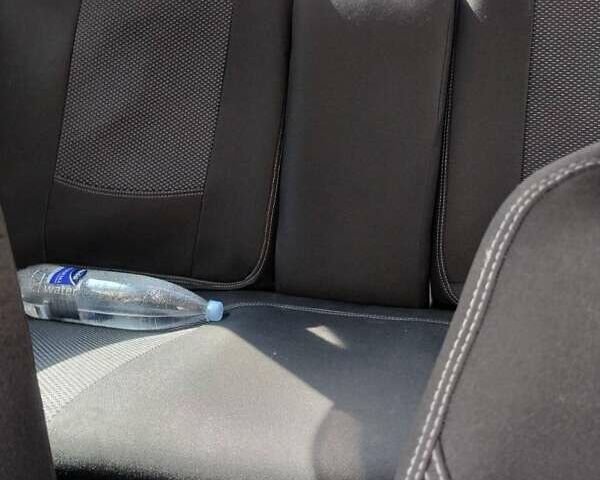 Зелений ВАЗ 2170 Priora, об'ємом двигуна 0 л та пробігом 270 тис. км за 2100 $, фото 6 на Automoto.ua