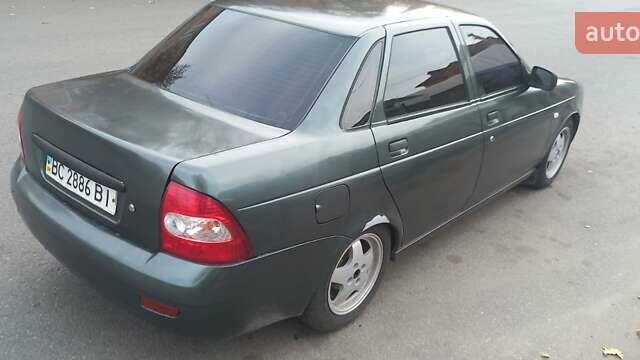 Зеленый ВАЗ 2170 Priora, объемом двигателя 1.6 л и пробегом 300 тыс. км за 2600 $, фото 3 на Automoto.ua