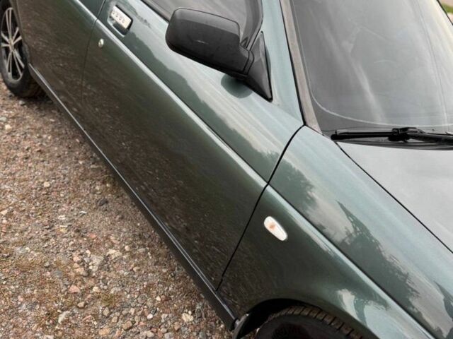 Зеленый ВАЗ 2170 Priora, объемом двигателя 1.6 л и пробегом 160 тыс. км за 3000 $, фото 3 на Automoto.ua