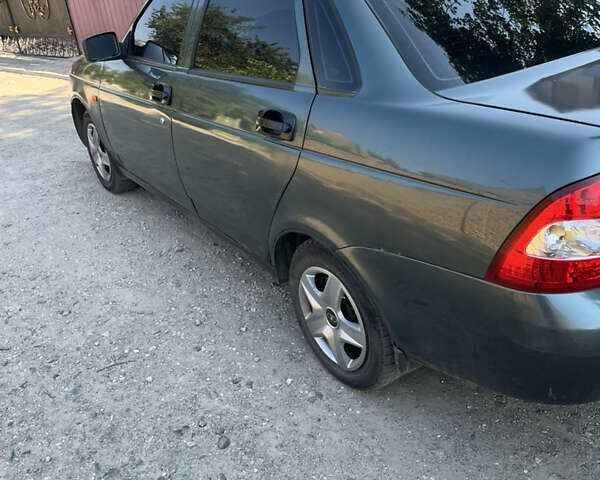 Зеленый ВАЗ 2170 Priora, объемом двигателя 1.6 л и пробегом 180 тыс. км за 2000 $, фото 7 на Automoto.ua