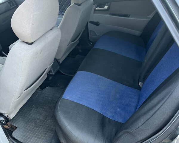 Зеленый ВАЗ 2170 Priora, объемом двигателя 1.6 л и пробегом 180 тыс. км за 2000 $, фото 6 на Automoto.ua