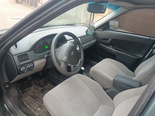 Зелений ВАЗ 2170 Priora, об'ємом двигуна 1.6 л та пробігом 201 тис. км за 1400 $, фото 5 на Automoto.ua