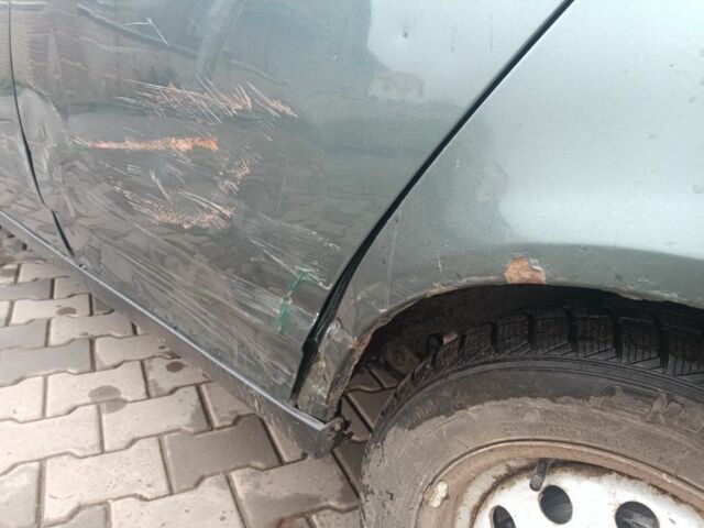 Зелений ВАЗ 2170 Priora, об'ємом двигуна 1.6 л та пробігом 201 тис. км за 1400 $, фото 4 на Automoto.ua