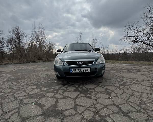 Зеленый ВАЗ 2170 Priora, объемом двигателя 1.6 л и пробегом 214 тыс. км за 2900 $, фото 1 на Automoto.ua