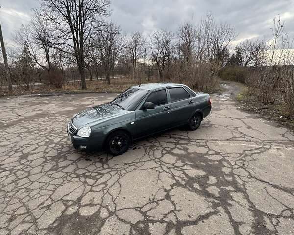 Зеленый ВАЗ 2170 Priora, объемом двигателя 1.6 л и пробегом 214 тыс. км за 2900 $, фото 3 на Automoto.ua