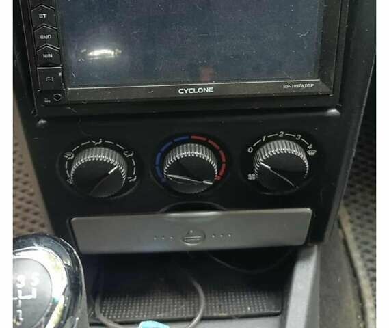 Зеленый ВАЗ 2170 Priora, объемом двигателя 1.6 л и пробегом 95 тыс. км за 4500 $, фото 4 на Automoto.ua