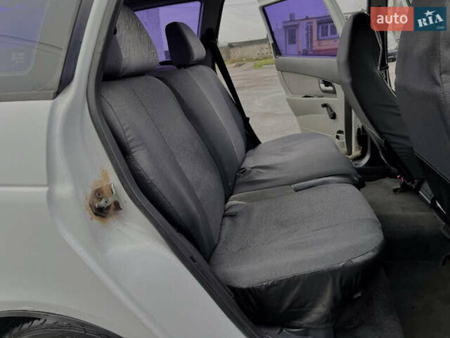 Белый ВАЗ 2171 Priora, объемом двигателя 1.6 л и пробегом 280 тыс. км за 2200 $, фото 8 на Automoto.ua